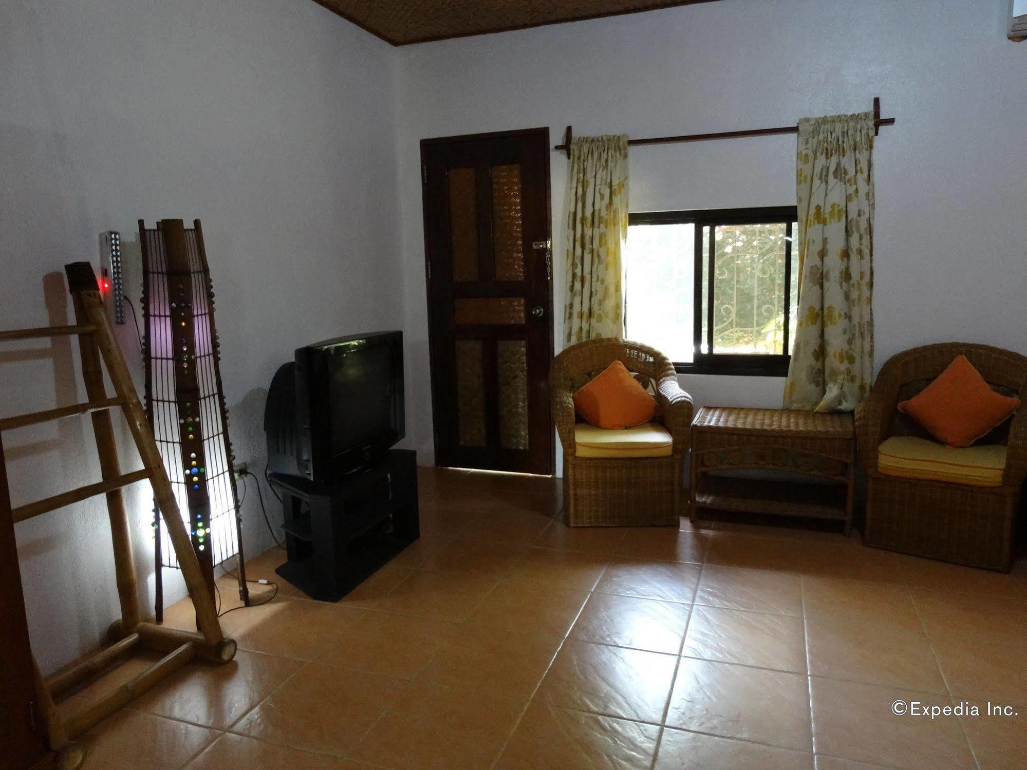 Hibiscus Garden Resort Puerto Princesa Bagian luar foto