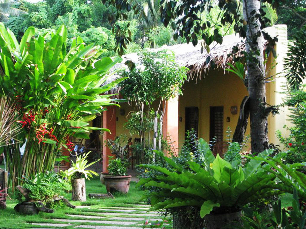 Hibiscus Garden Resort Puerto Princesa Bagian luar foto