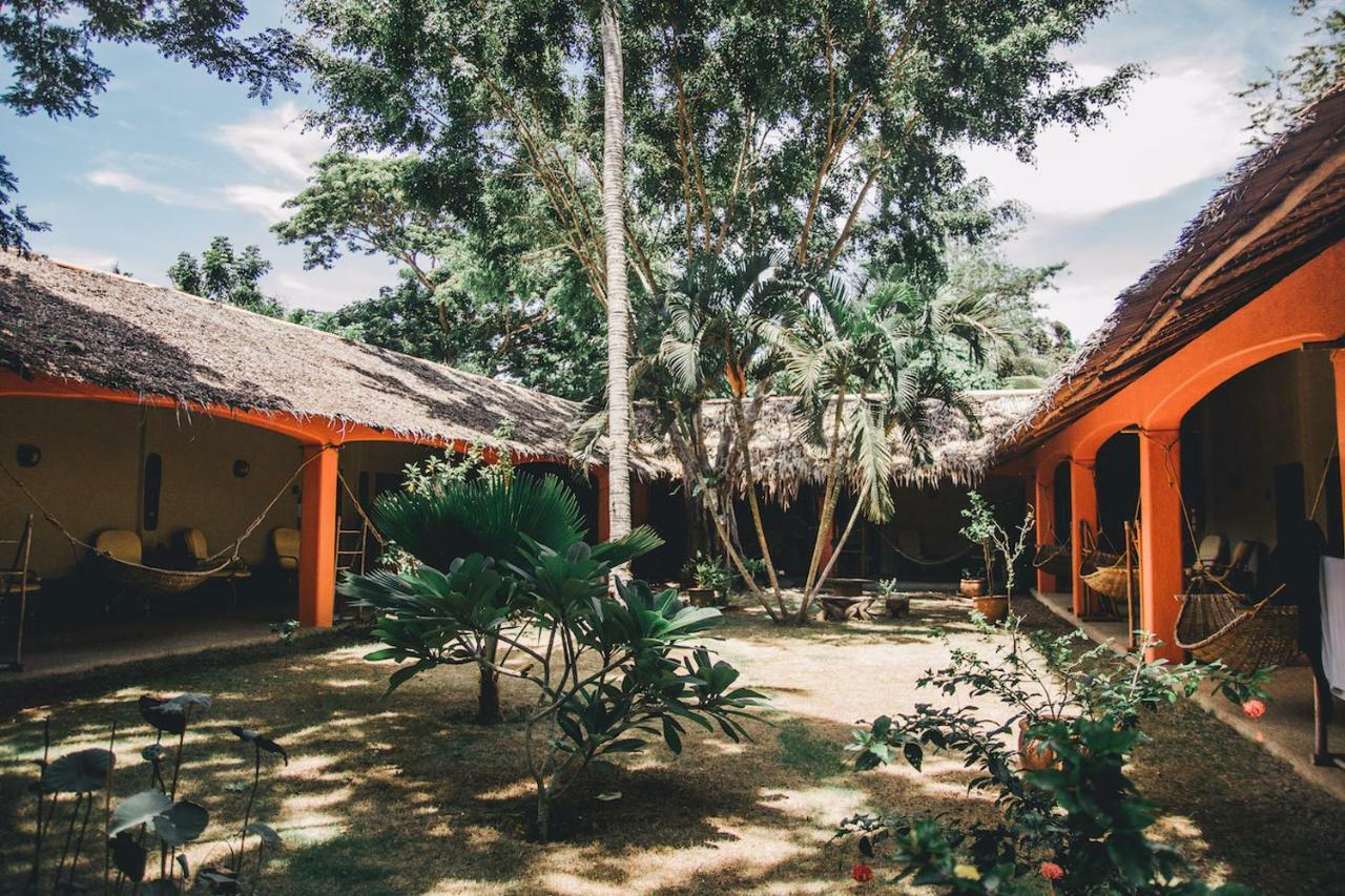 Hibiscus Garden Resort Puerto Princesa Bagian luar foto